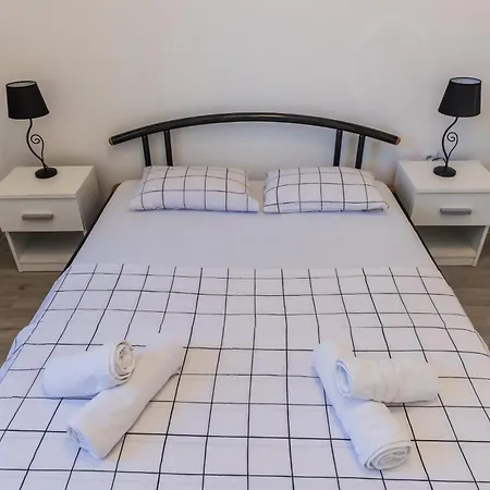 Appartement Antonio On The Seafront With Garden *