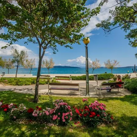 Appartement Antonio On The Seafront With Garden