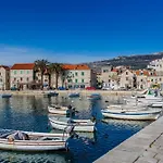 Antonio On The Seafront With Garden Kastela