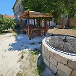 Apartment Antonio On The Seafront With Garden