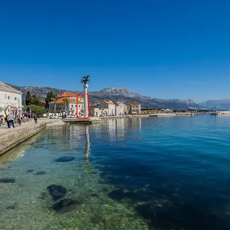 Antonio On The Seafront With Garden Apartment Kastela