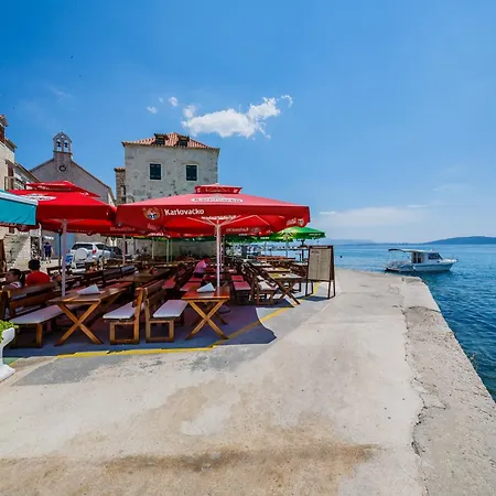 Apartment Antonio On The Seafront With Garden *